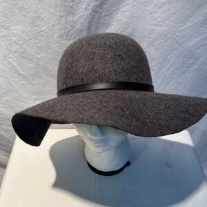 D&Y Charcoal Hat with Sleek Black Band